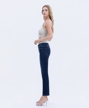 Carlene- Midrise Slim Fit