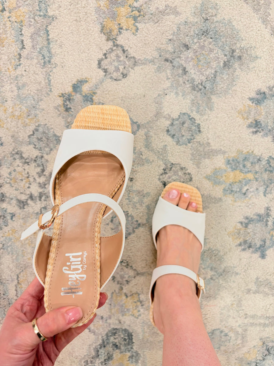 XOXO Wedge- White