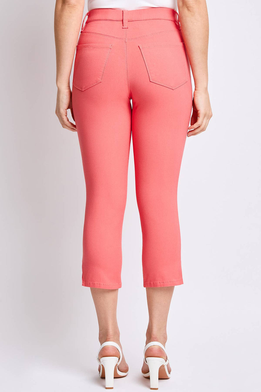 Hyperstretch Pull On Capri: Coral