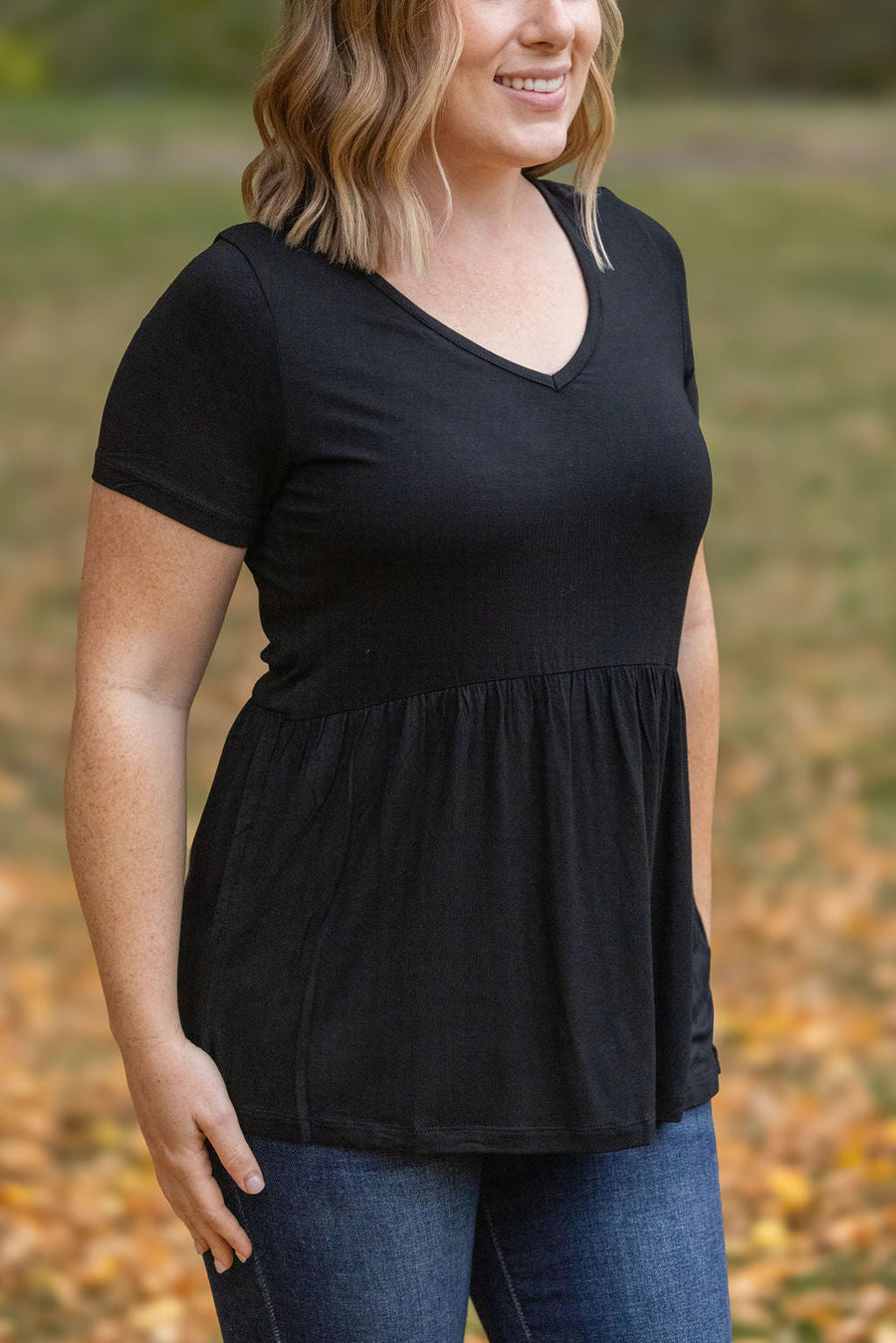 WAREHOUSE Sarah Ruffle Short Sleeve - Black | Women's Top