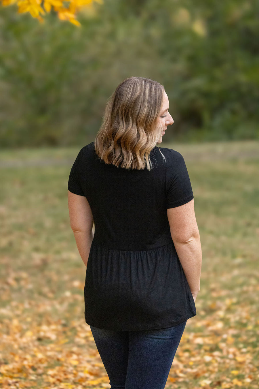 WAREHOUSE Sarah Ruffle Short Sleeve - Black | Women's Top