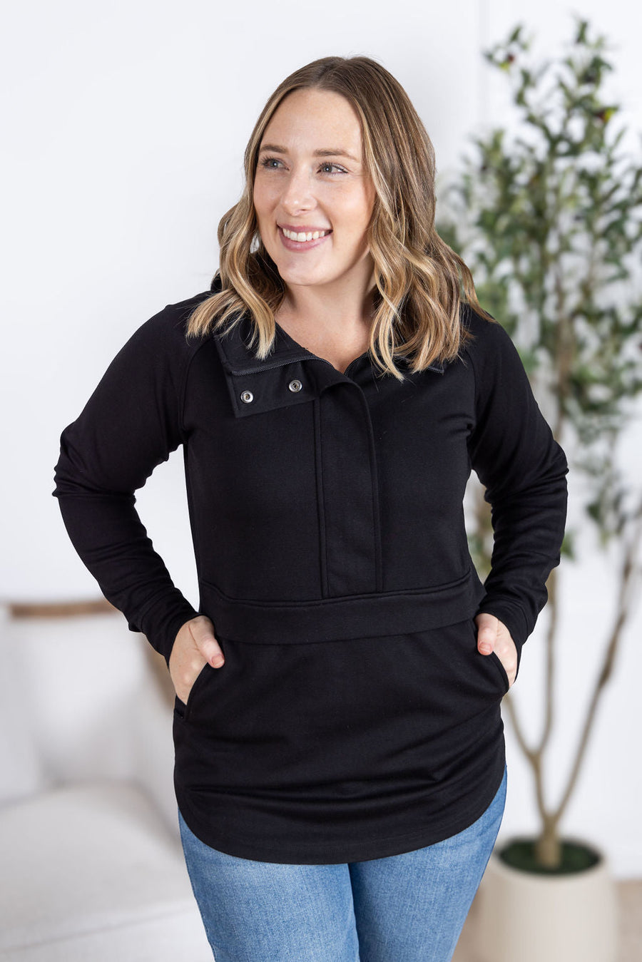 WAREHOUSE Mia Scuba Halfzip - Black