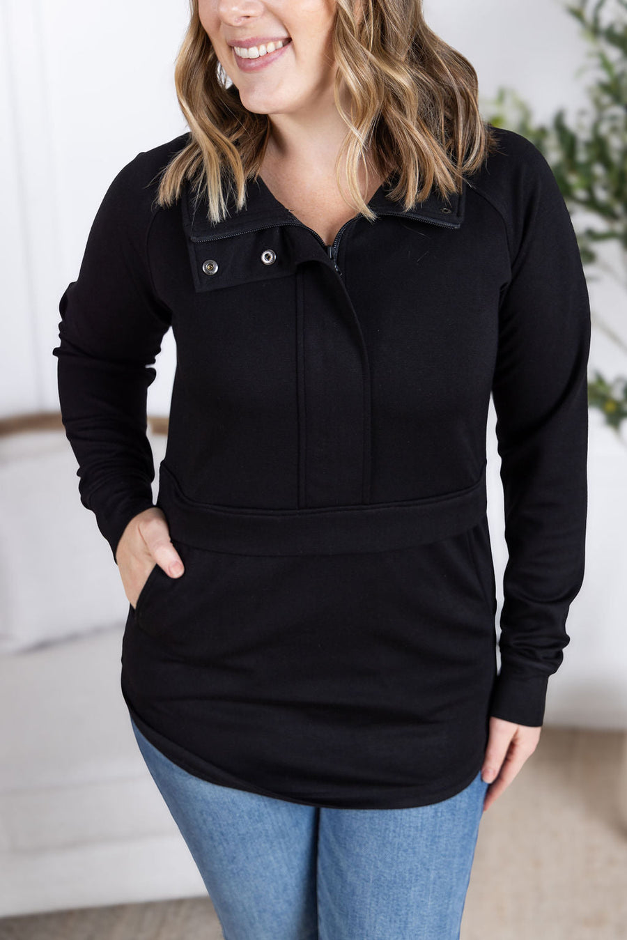 WAREHOUSE Mia Scuba Halfzip - Black