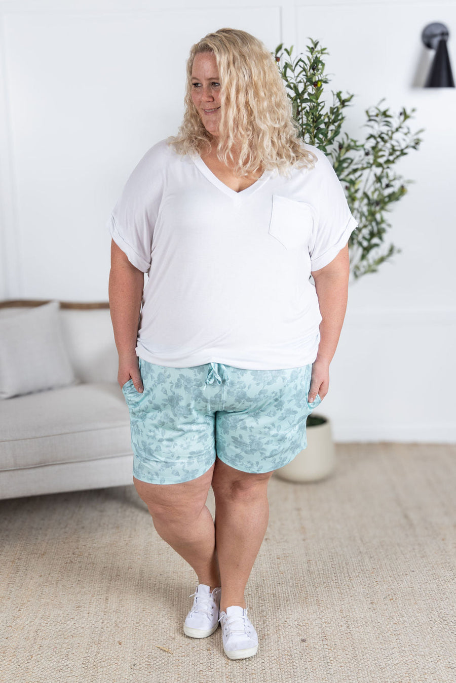 WAREHOUSE Jamie Shorts - Vintage Mint Floral
