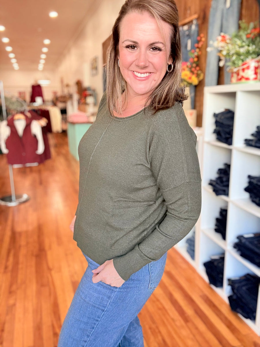 Front Seam Round-Neck Sweater- Olive