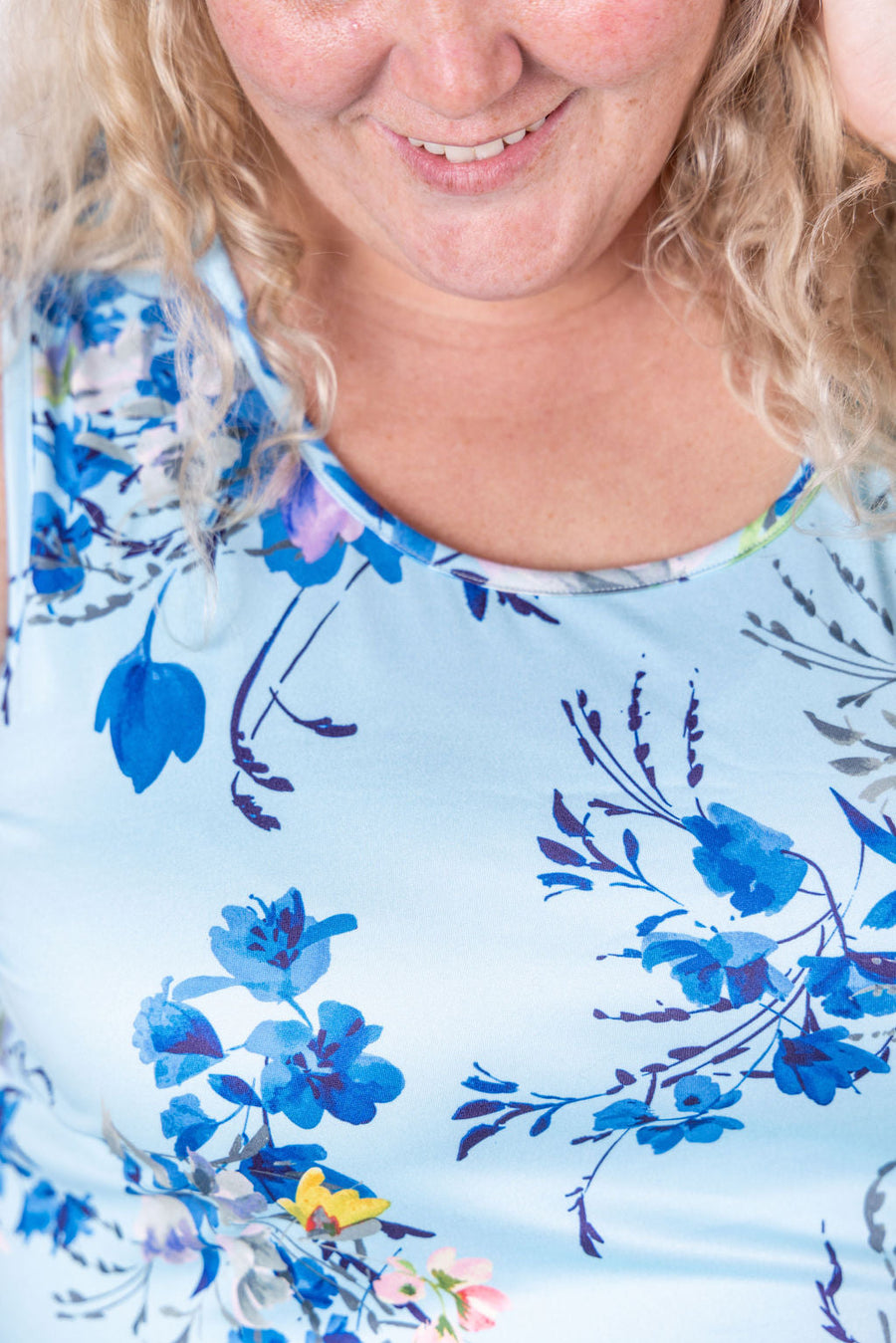 WAREHOUSE Luxe Crew Tank - Light Blue Floral Bliss