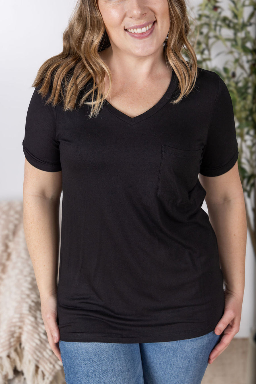 WAREHOUSE Sophie Pocket Tee - Black | Women's Short Sleeve