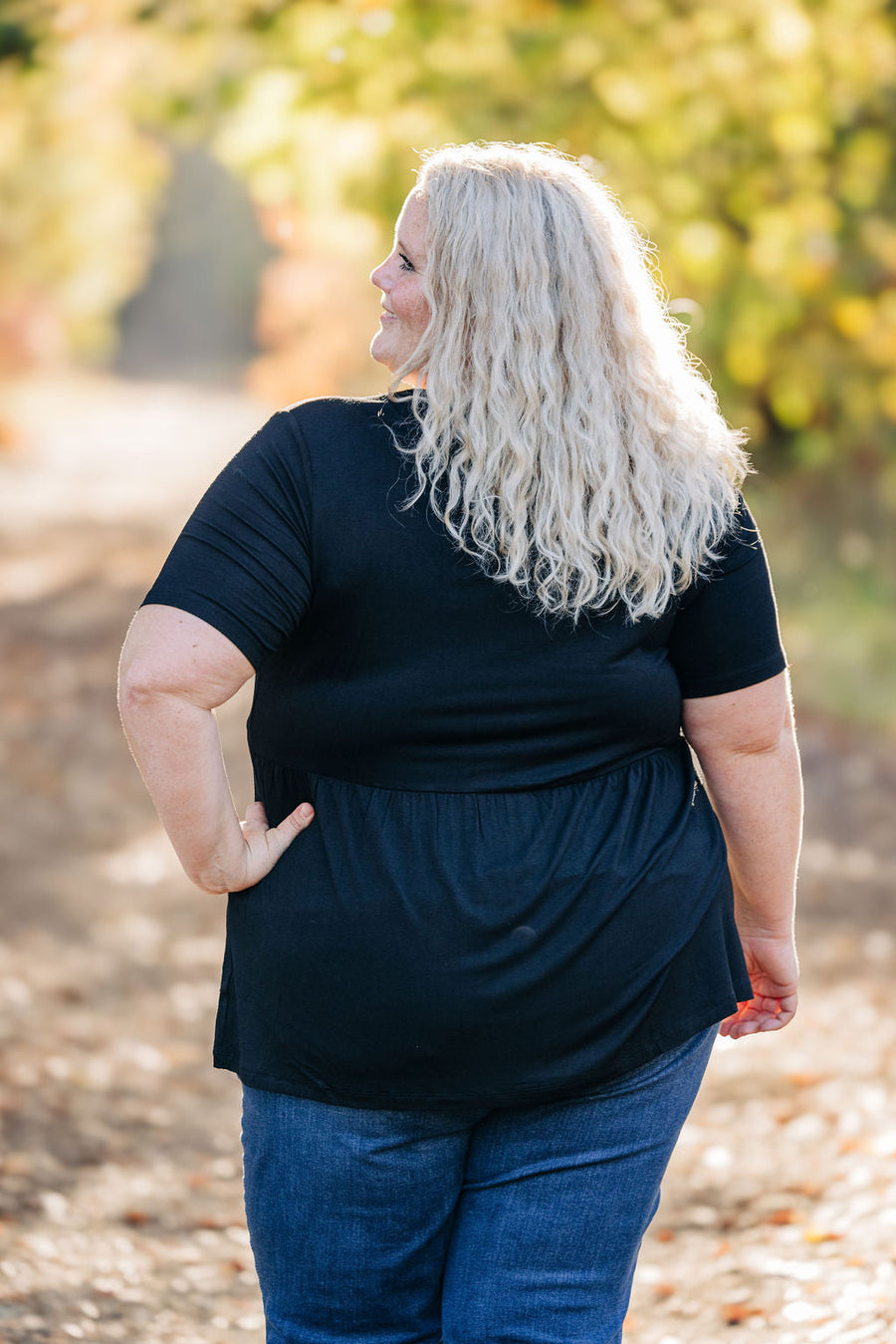 WAREHOUSE Sarah Ruffle Short Sleeve - Black | Women's Top