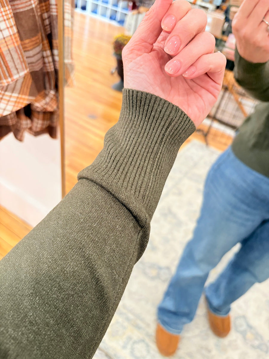 Front Seam Round-Neck Sweater- Olive