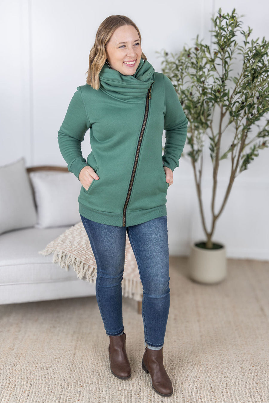 WAREHOUSE Quinn ZipUp Cowl - Fern