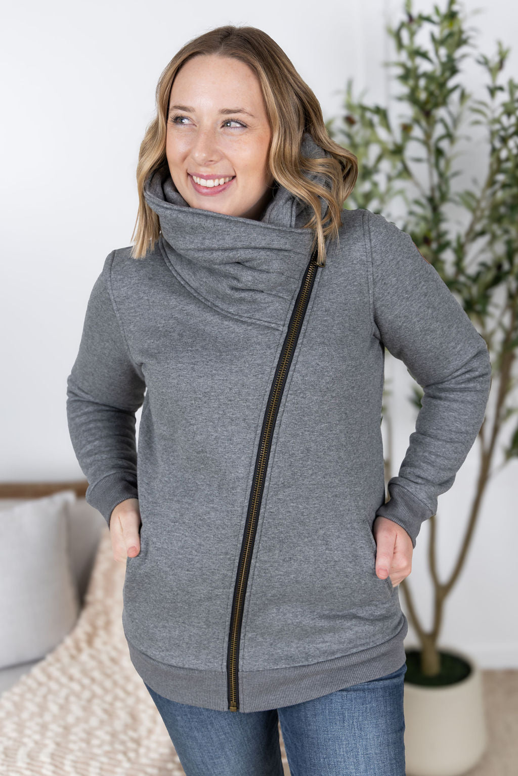 WAREHOUSE Quinn ZipUp Cowl - Charcoal