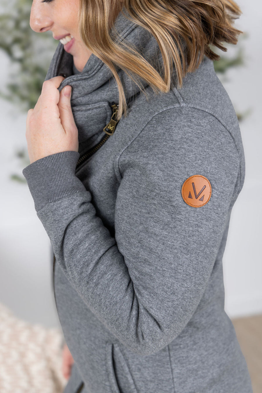 WAREHOUSE Quinn ZipUp Cowl - Charcoal