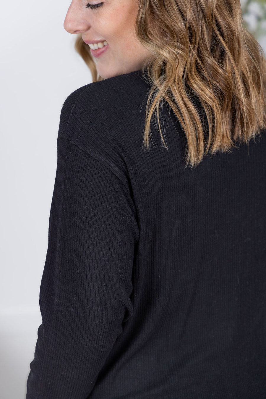 WAREHOUSE ONLY Corrine Ribbed Pullover Top - Black