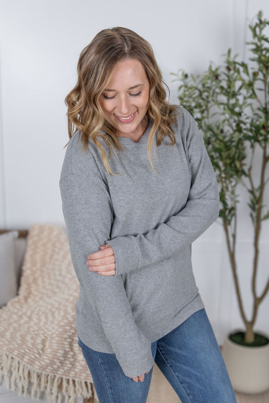 WAREHOUSE Corrine Ribbed Pullover Top - Light Grey