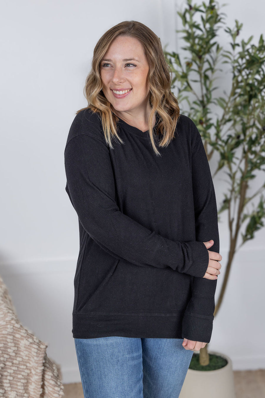 WAREHOUSE ONLY Corrine Ribbed Pullover Top - Black