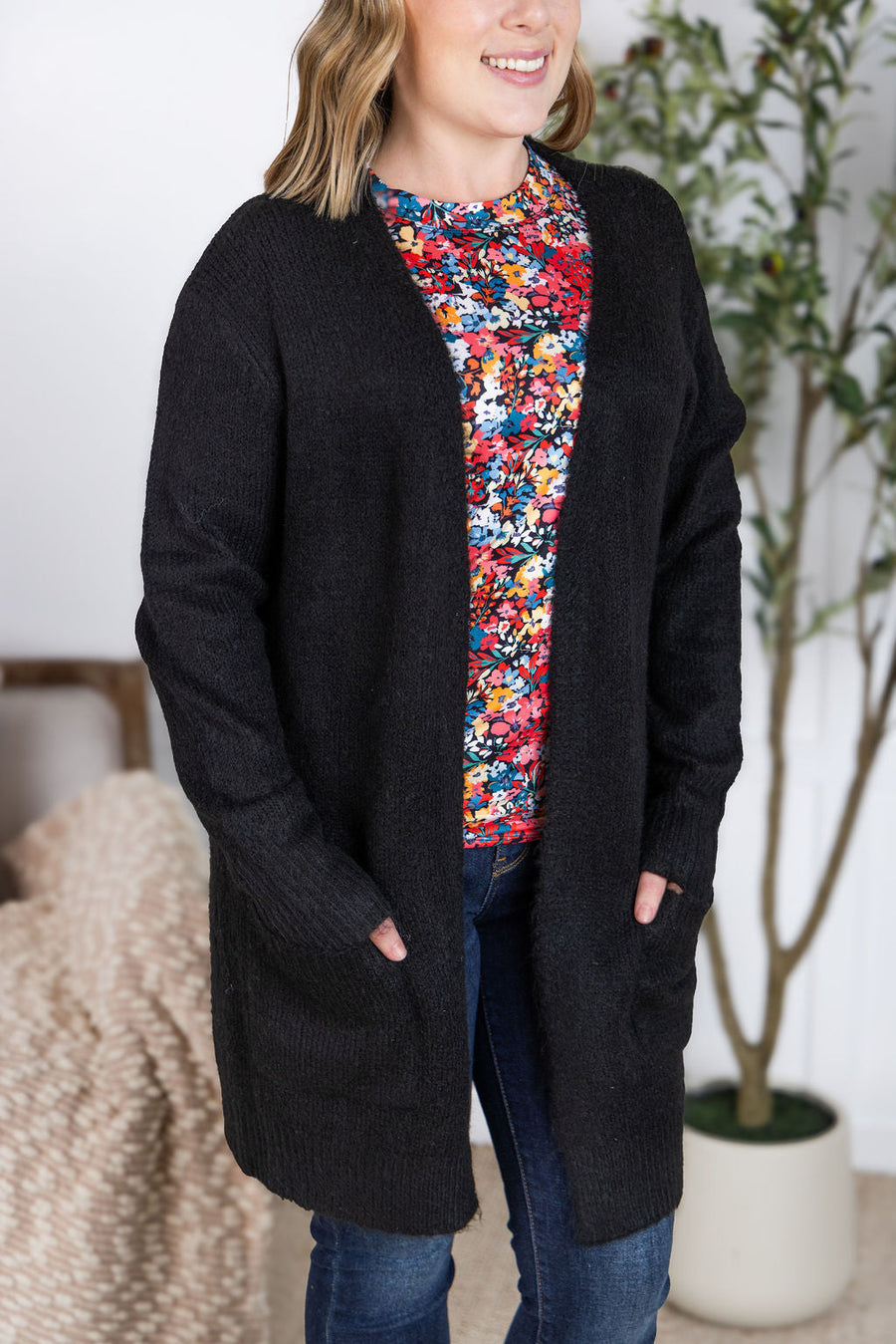 WAREHOUSE Madison Cozy Cardigan - Black