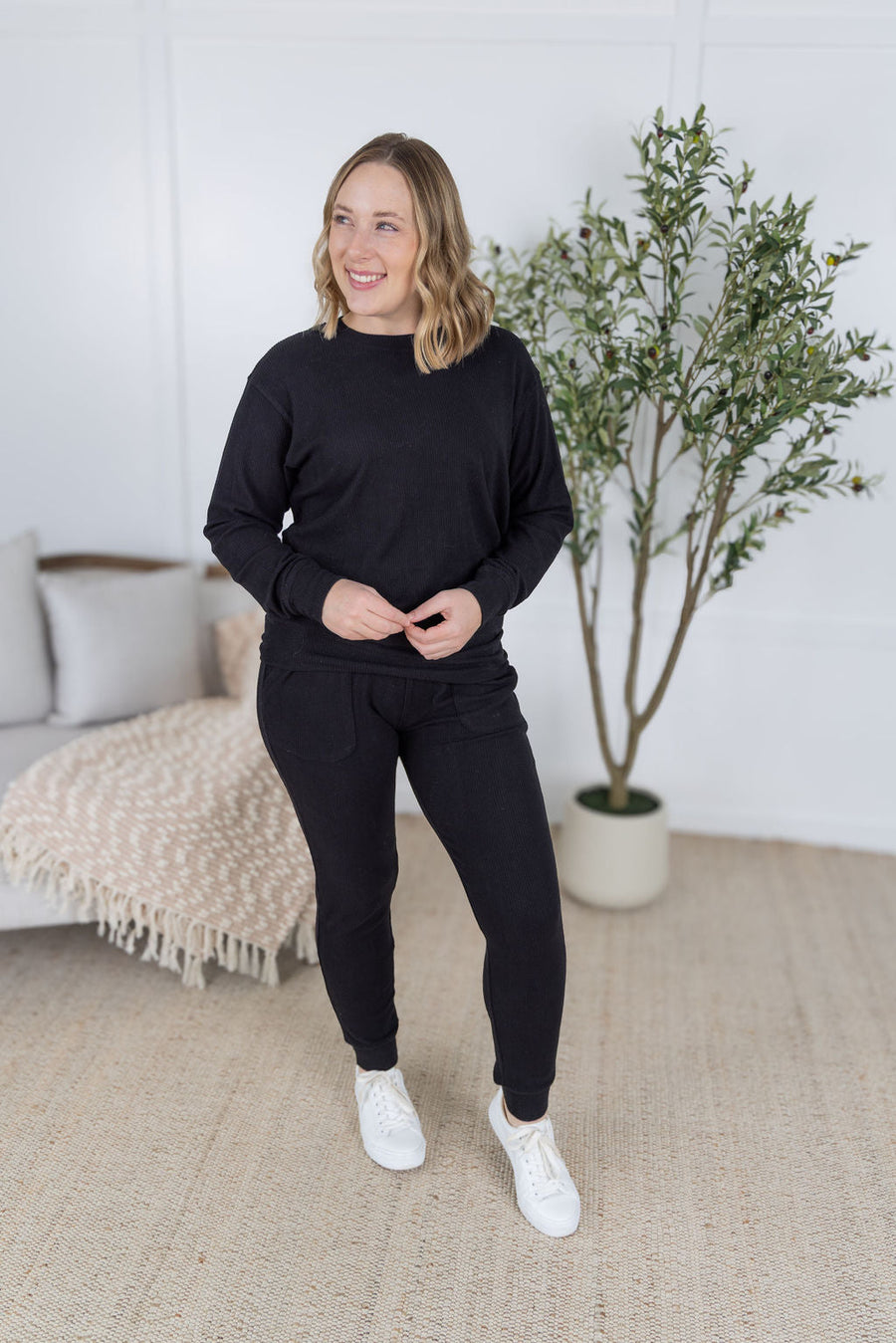 WAREHOUSE ONLY Corrine Ribbed Pullover Top - Black