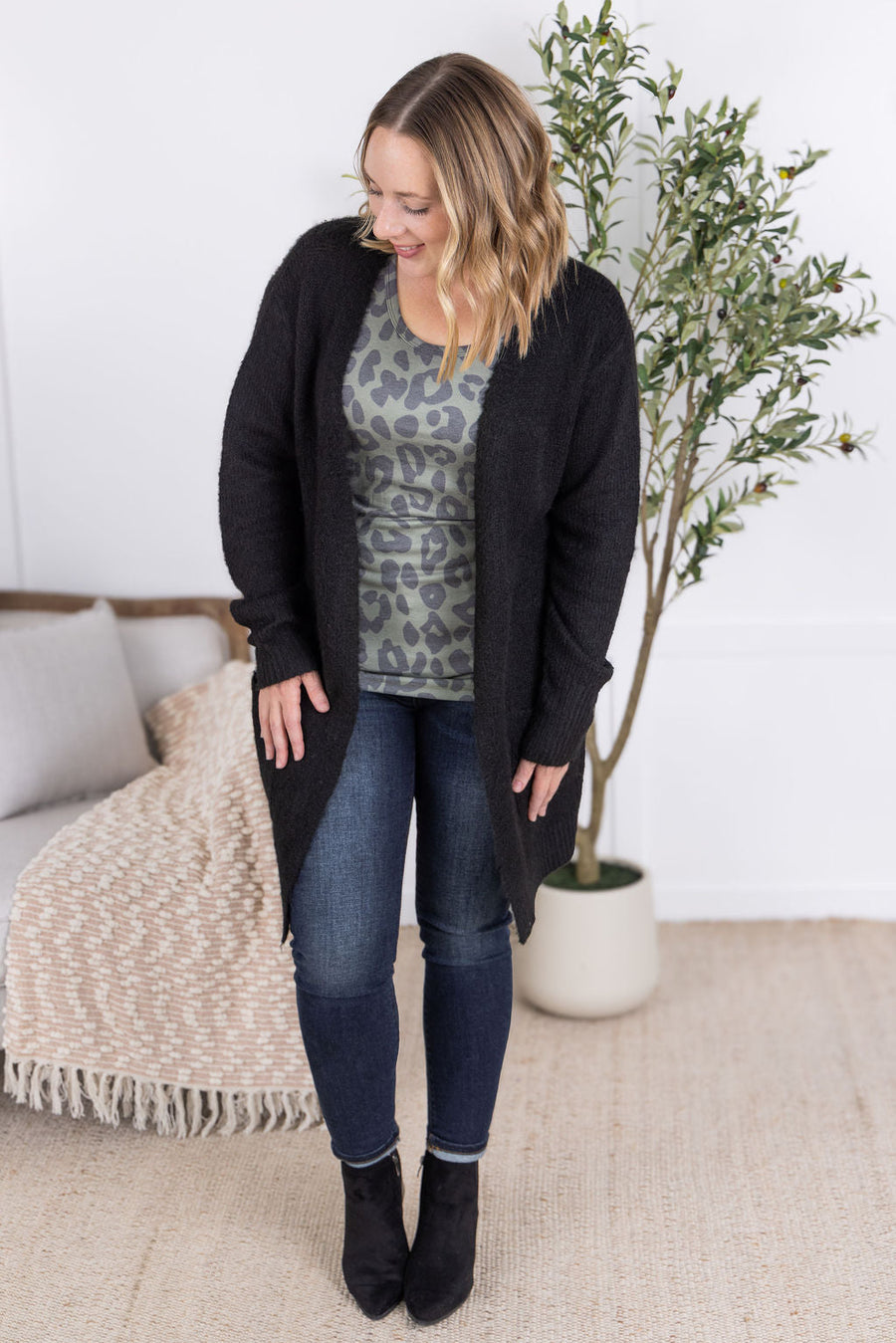 WAREHOUSE Madison Cozy Cardigan - Black