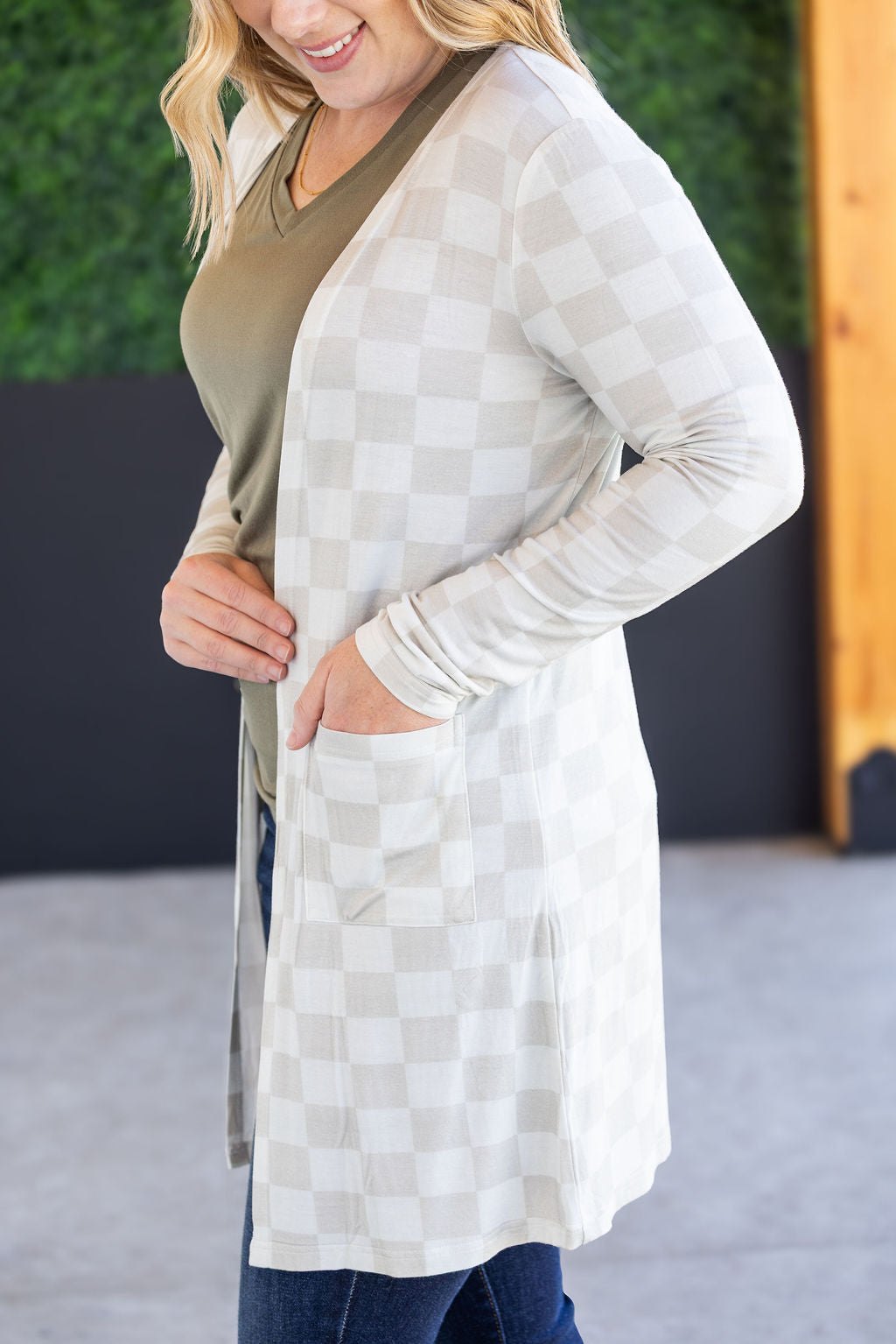 WAREHOUSE Classic Cardigan - Neutral Checkers