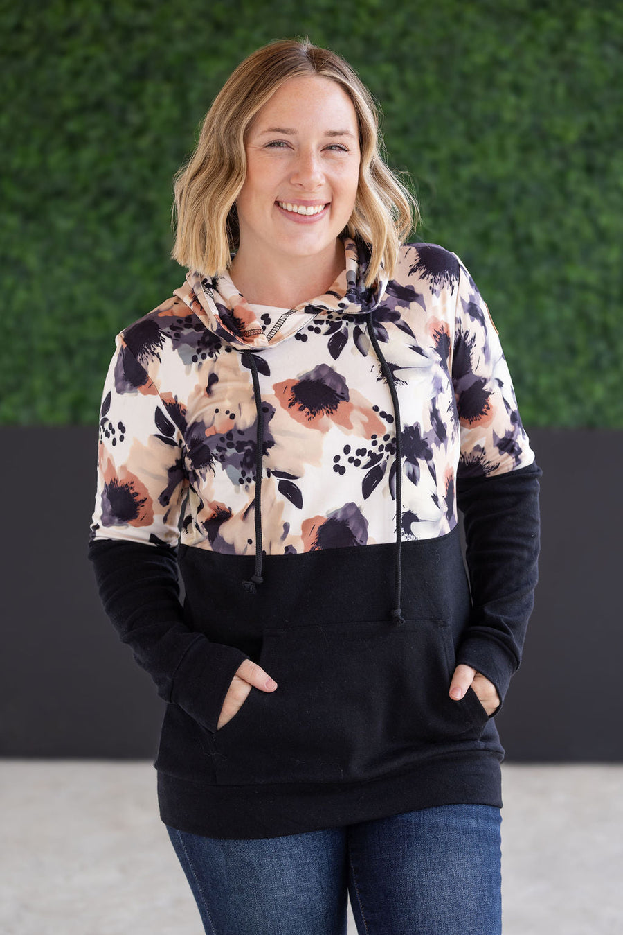 WAREHOUSE Soft Hailey Pullover Hoodie - Neutral Abstract and Black