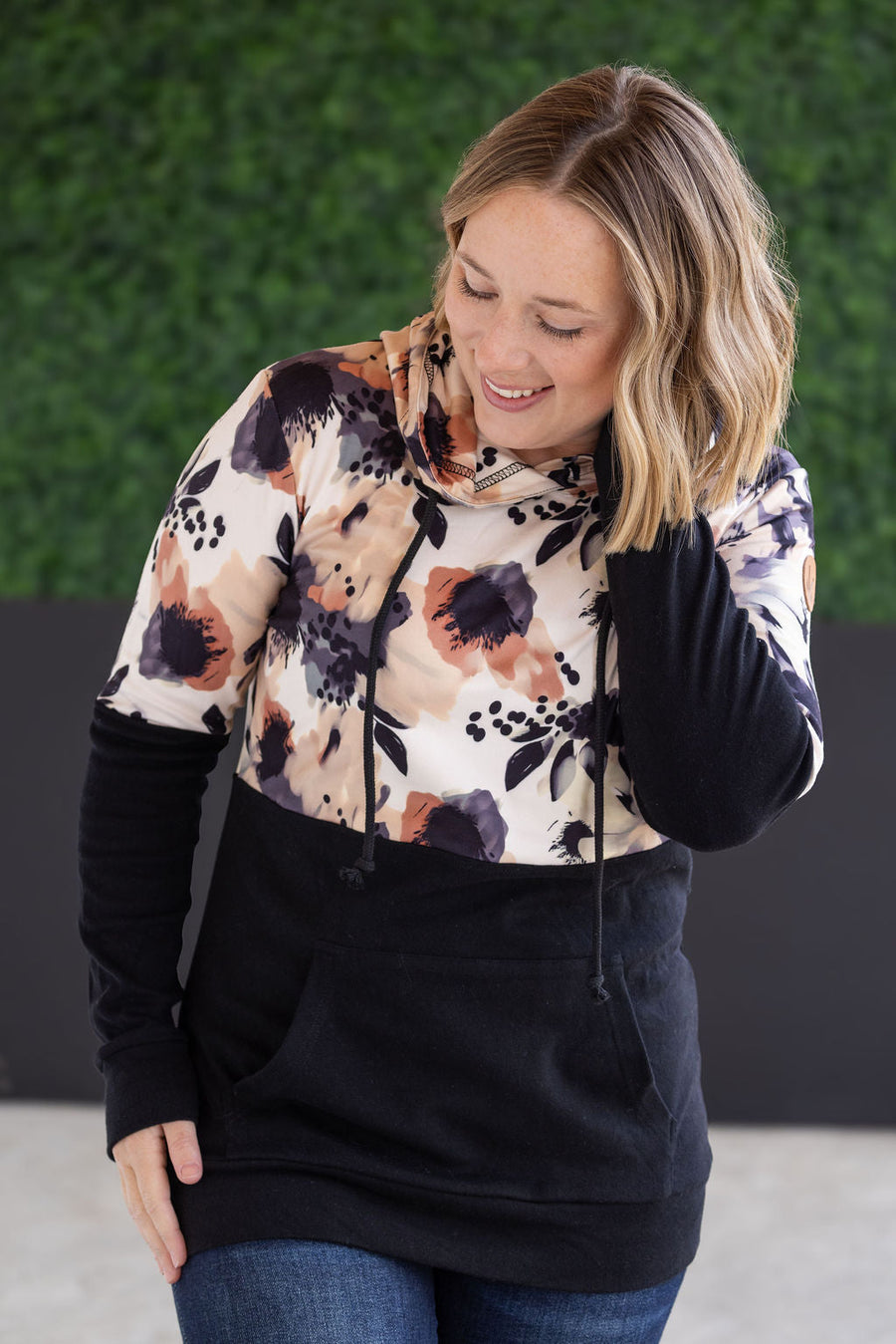 WAREHOUSE Soft Hailey Pullover Hoodie - Neutral Abstract and Black