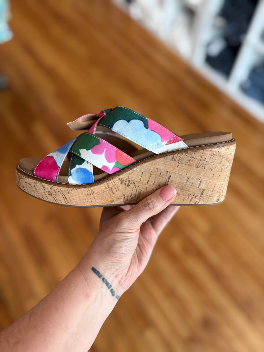 Bowdacious Wedge- Floral