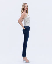 Carlene- Midrise Slim Fit