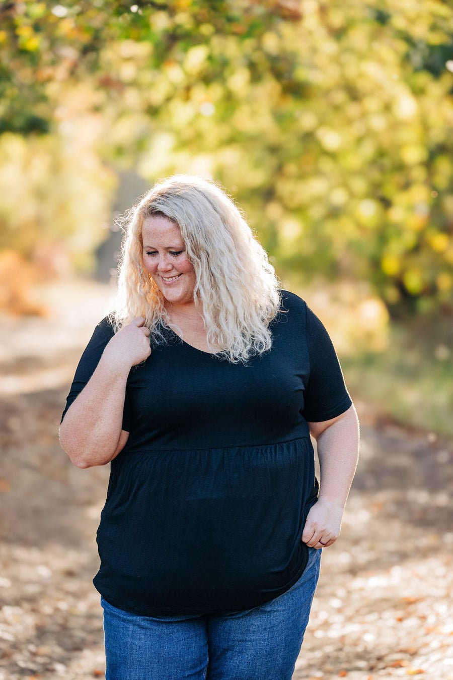 WAREHOUSE Sarah Ruffle Short Sleeve - Black | Women's Top