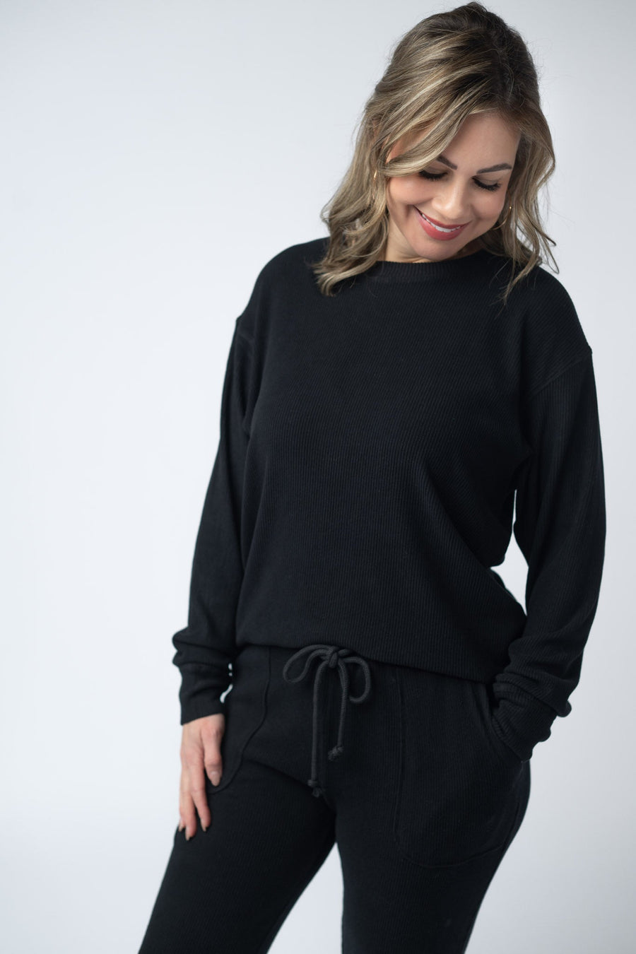 WAREHOUSE ONLY Corrine Ribbed Pullover Top - Black