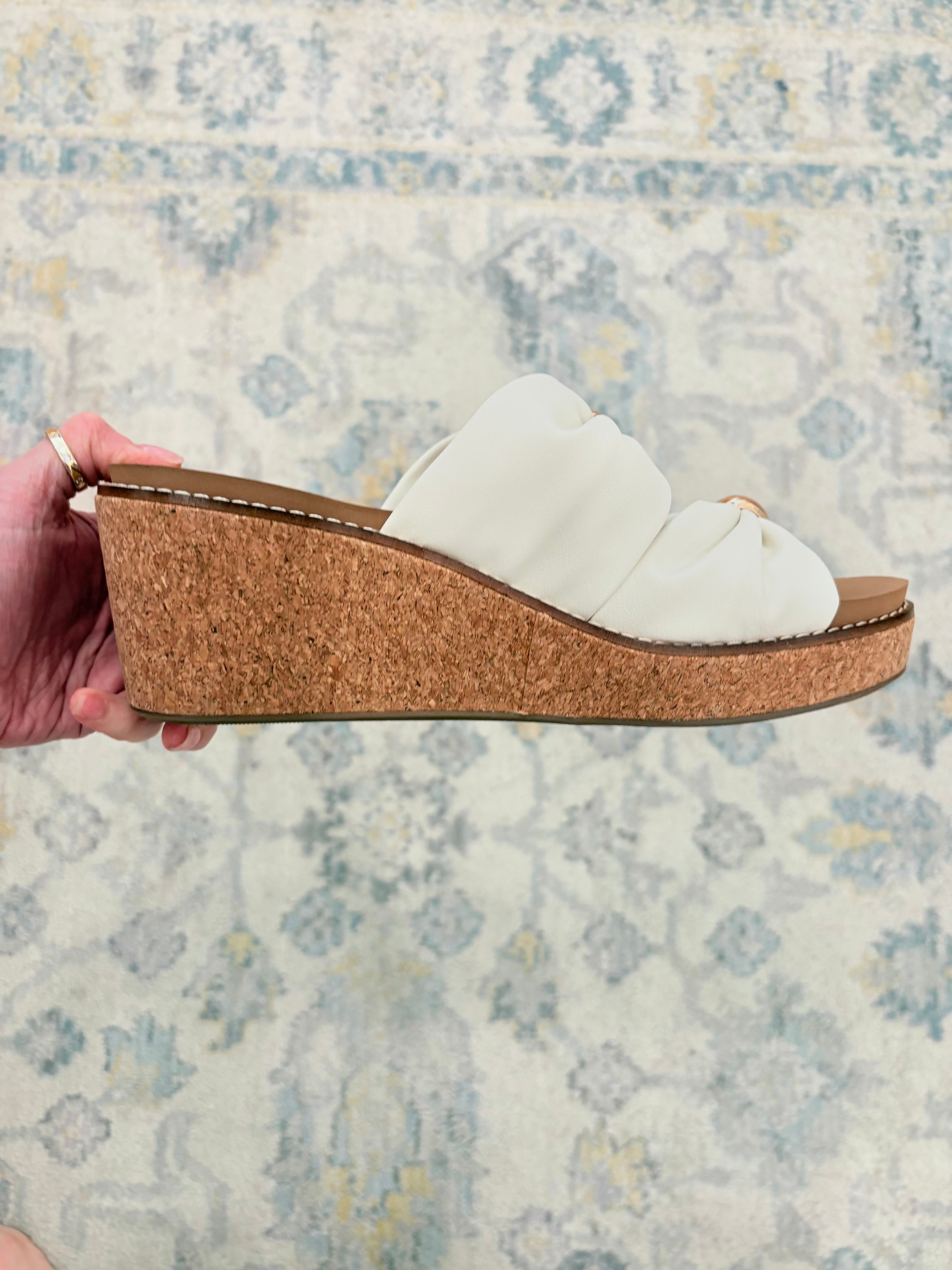 Miss Understood- Ivory