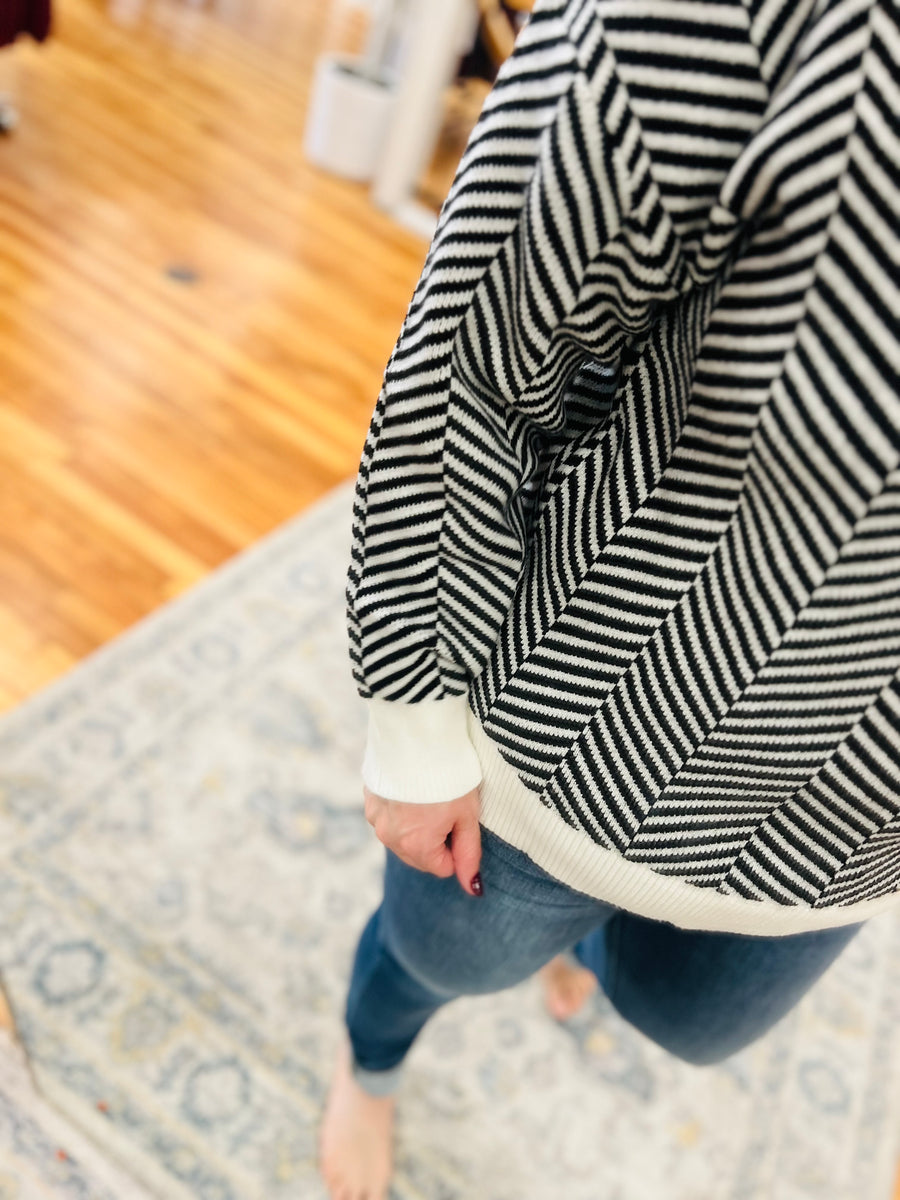 Chevron Pullover- Black & White FINAL SALE