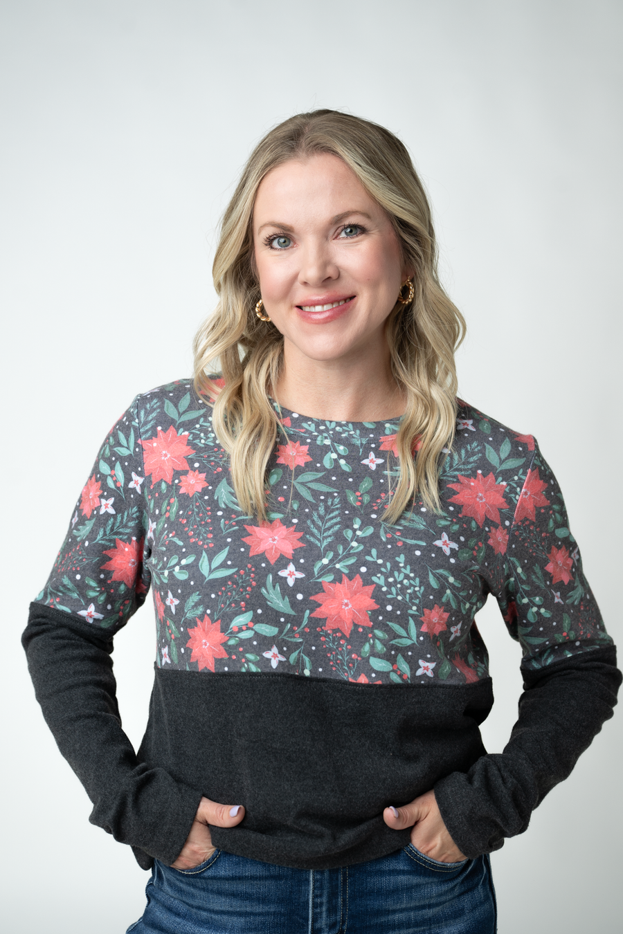 WAREHOUSE ONLY Natalie Pullover - Poinsettia Nights