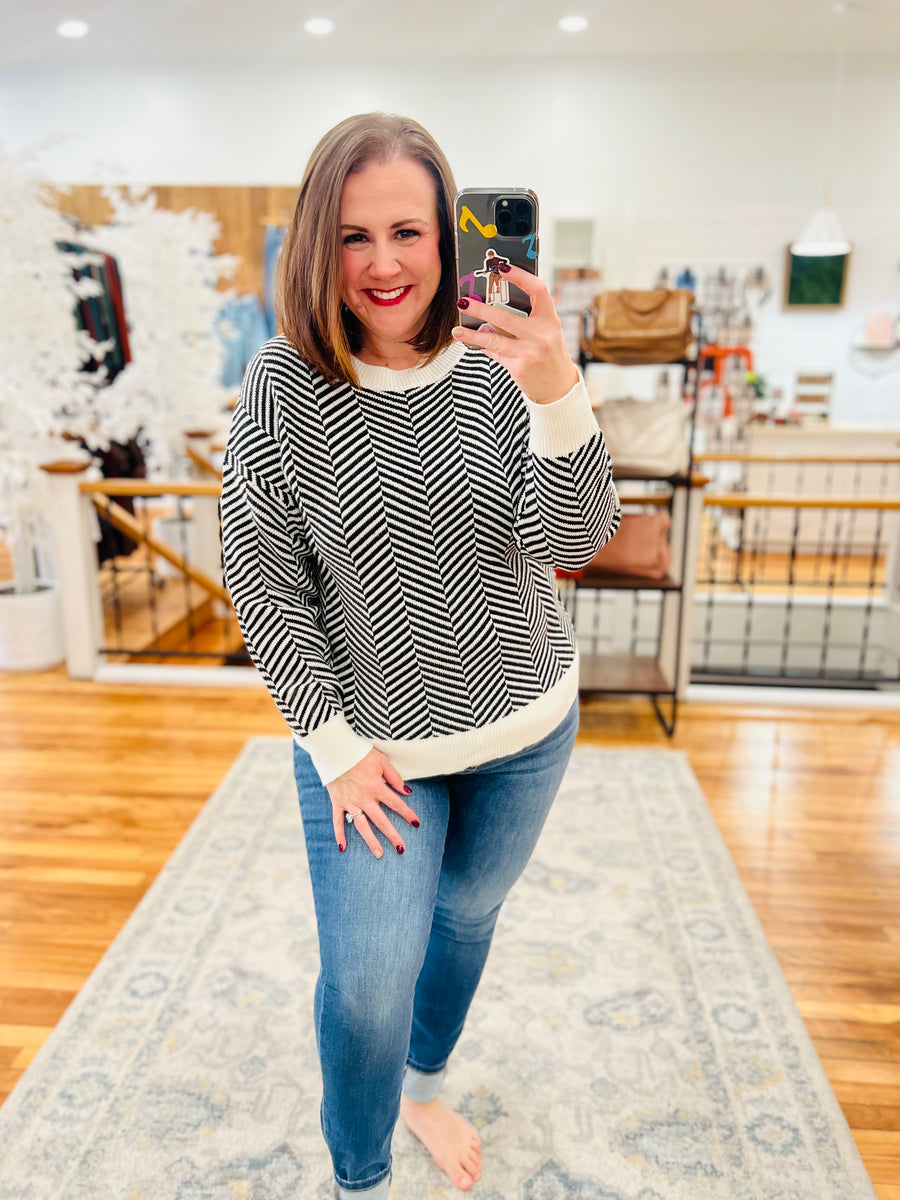 Chevron Pullover- Black & White FINAL SALE