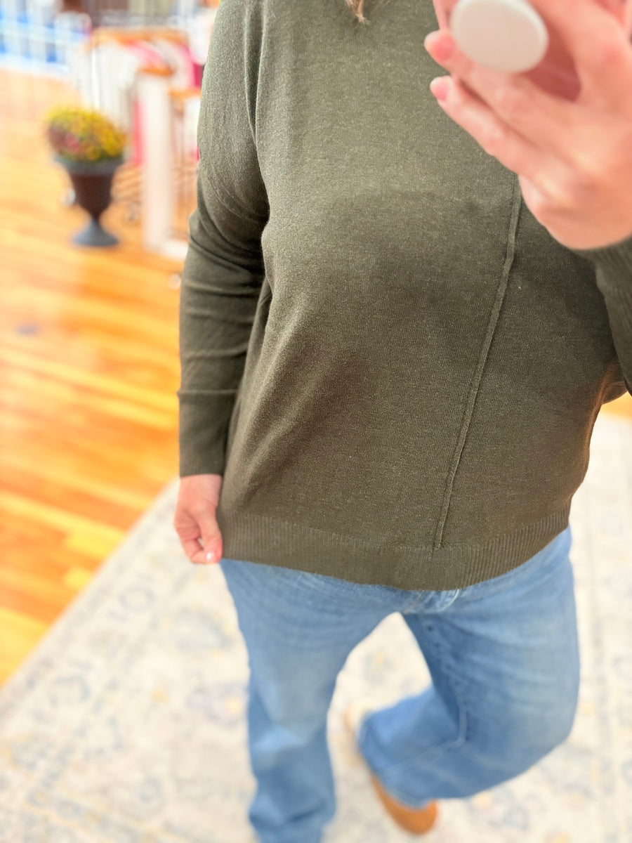 Front Seam Round-Neck Sweater- Olive