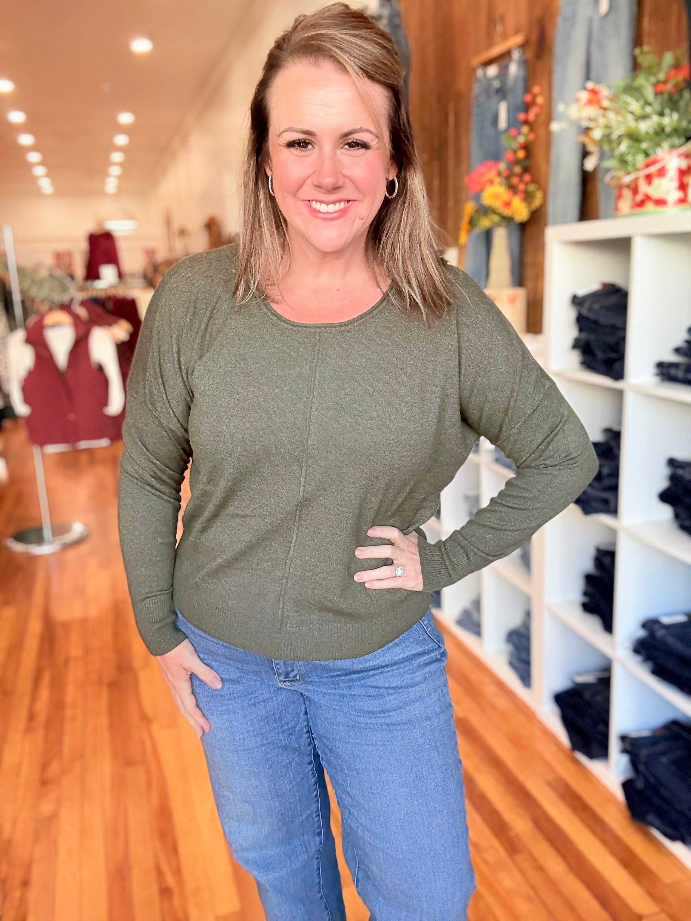 Front Seam Round-Neck Sweater- Olive