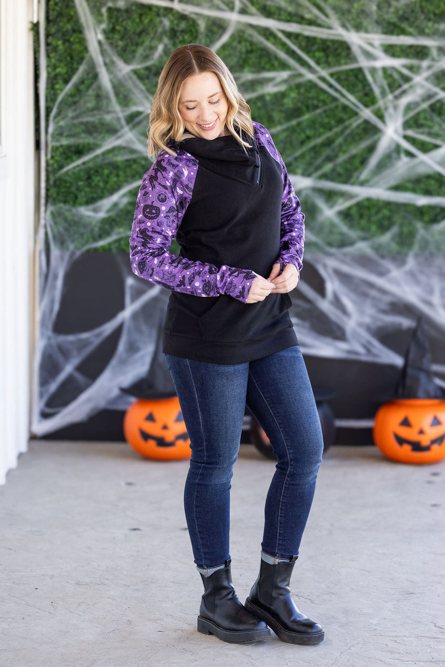 WAREHOUSE Zoey ZipCowl Sweatshirt - I Put A Spell On You and Black