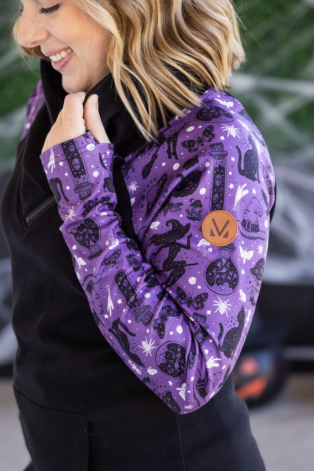 WAREHOUSE Zoey ZipCowl Sweatshirt - I Put A Spell On You and Black