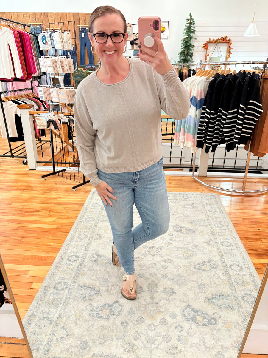 Front Seam Round-Neck Sweater- Light Mocha