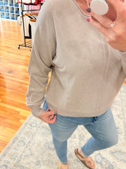 Front Seam Round-Neck Sweater- Light Mocha