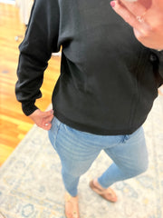 Front Seam Round-Neck Sweater- Black