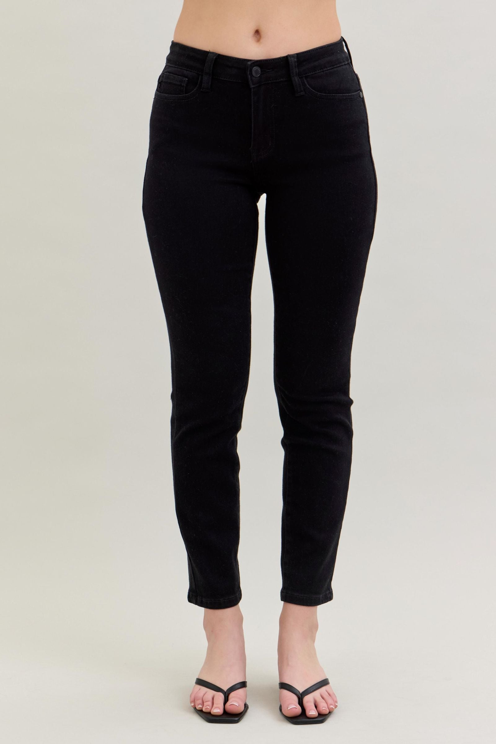 Mid-Rise Black Slim Fit