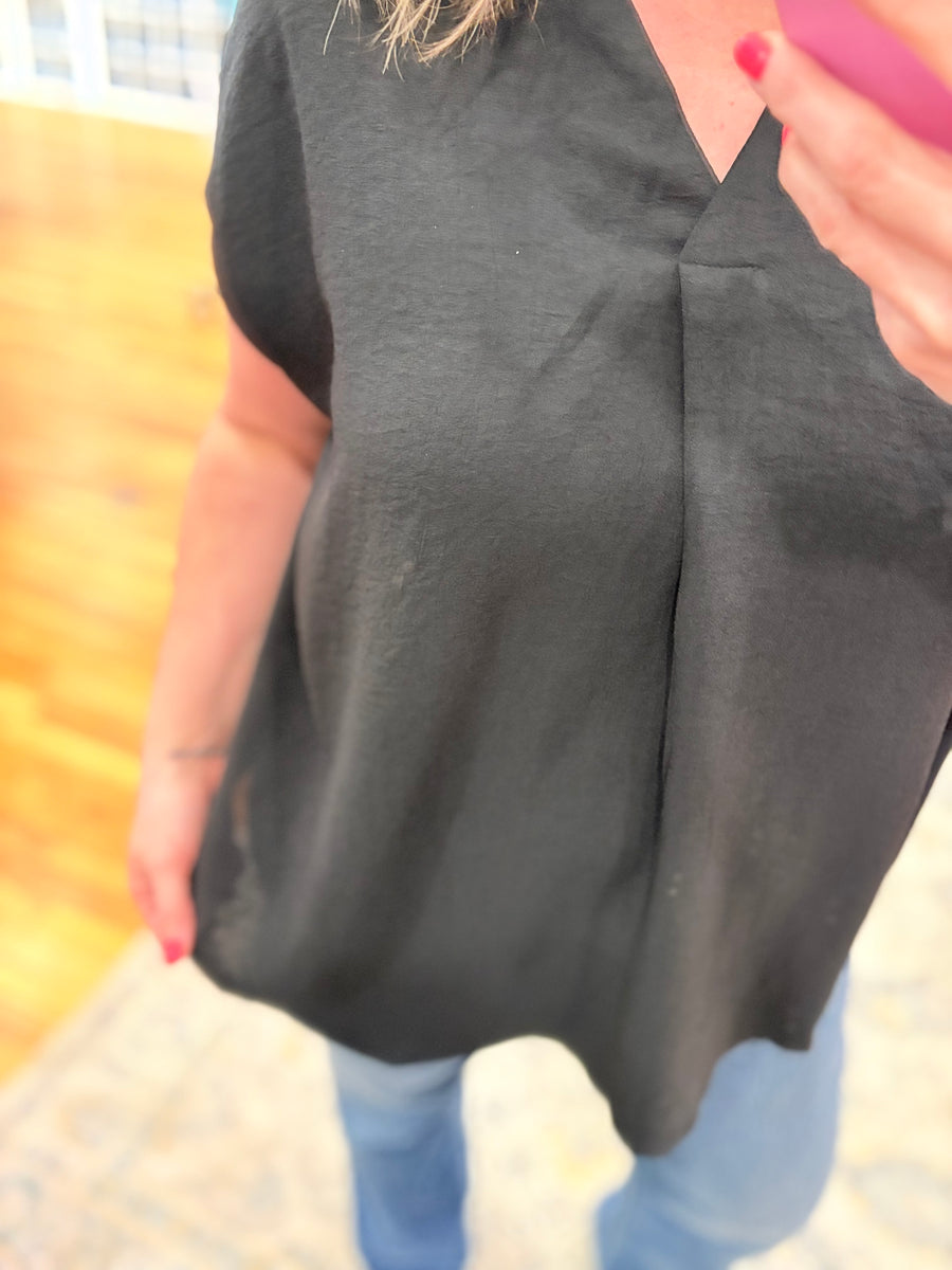 Collared Air Flow Tee- Black