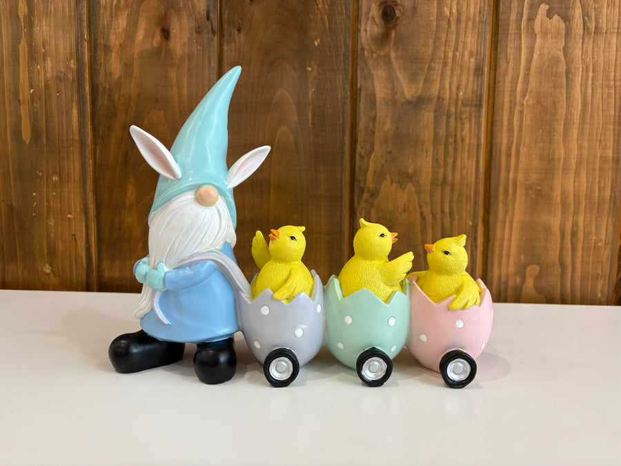 Gnome Pulling 3 Chicks