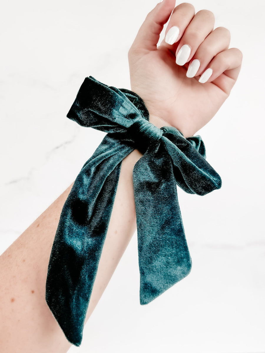 WAREHOUSE Velvet Bow Scrunchie