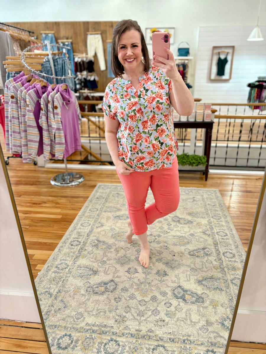 Hyperstretch Pull On Capri: Coral