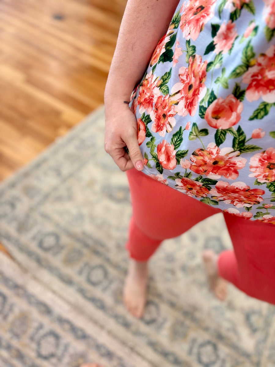 Hyperstretch Pull On Capri: Coral