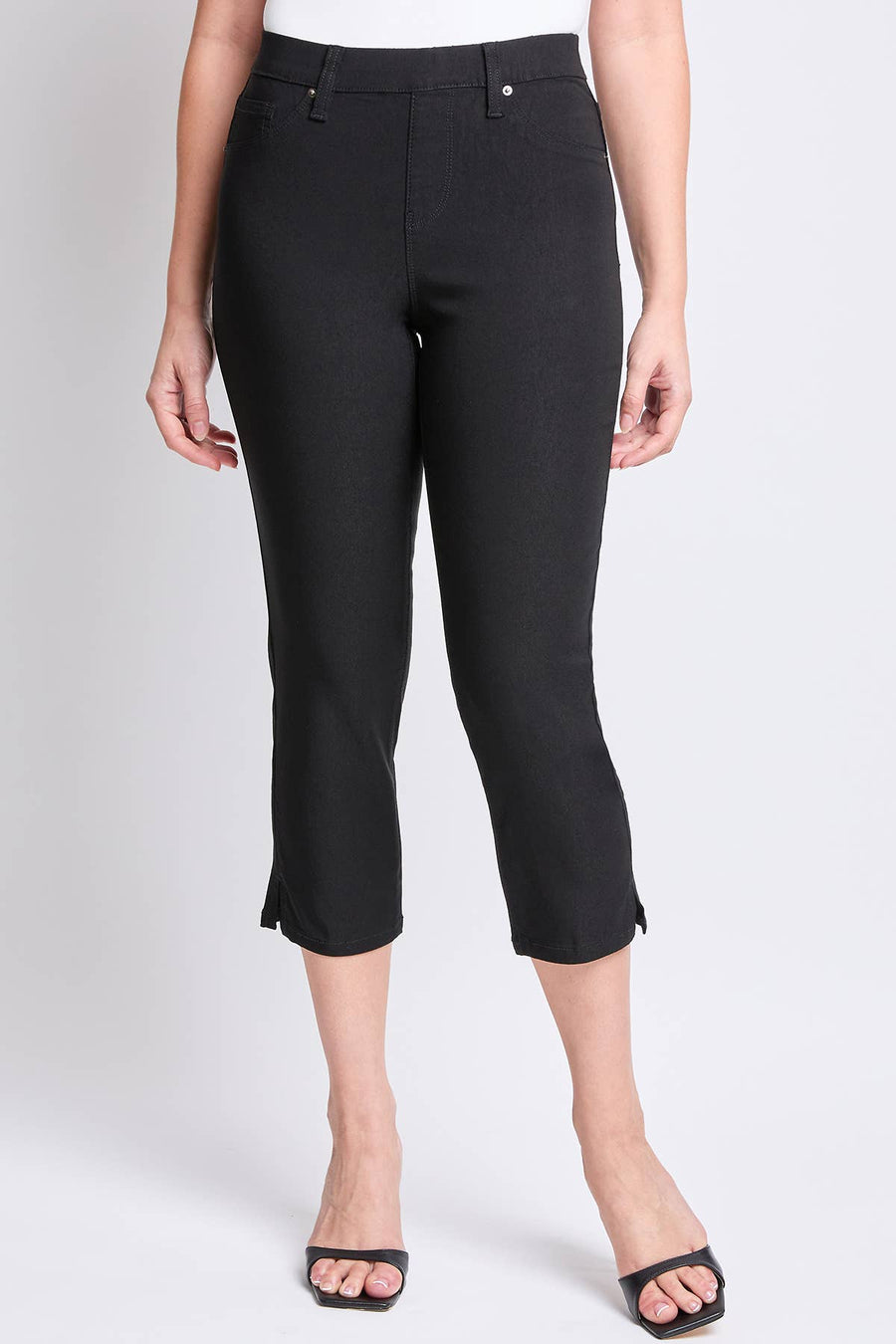 Hyperstretch Pull On Capri: Black